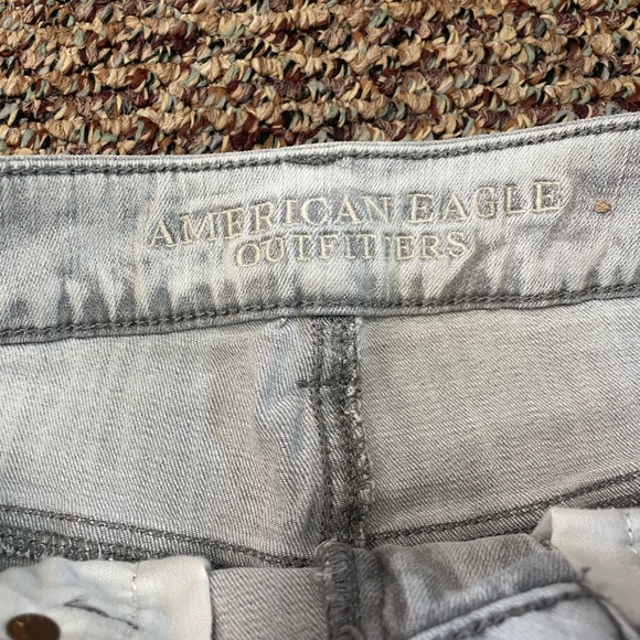 American Eagle Light Gray Jean Shorts, Size 00 - Picture 3 of 4